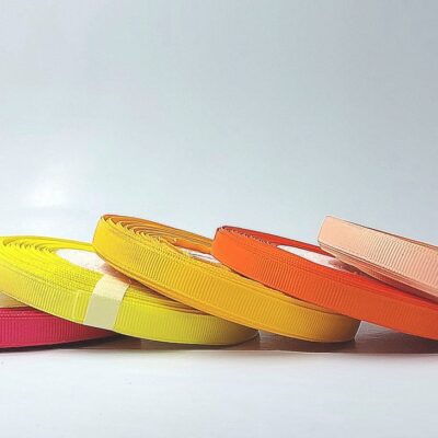 COLORED RIPPED RIBBON