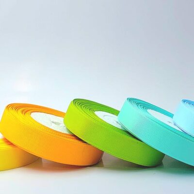 COLORED RIPPED RIBBON