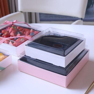 PLASTIC FOOD CONTAINER