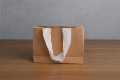 PAPER BAG 13*15.5+6 +RIBBON HANDLE-كيس ورق مسكة ريبون